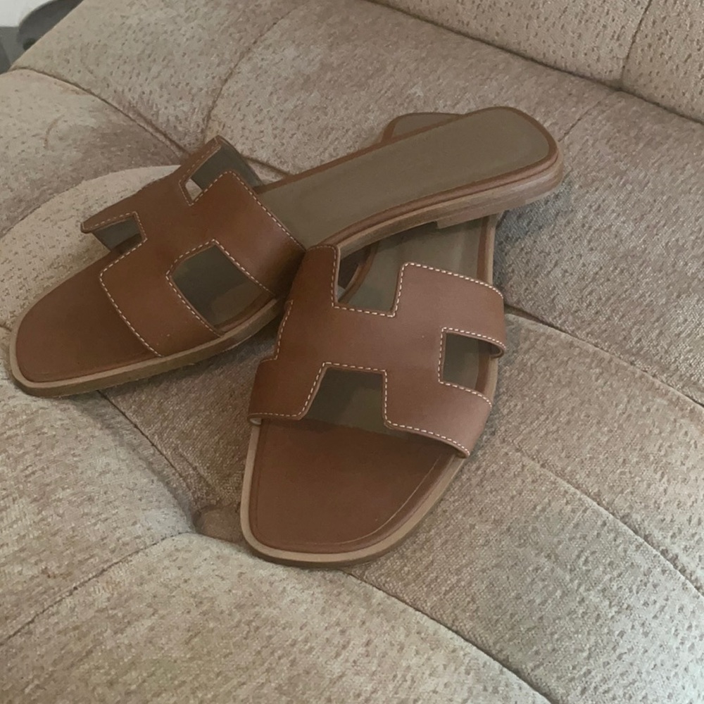 Hermès || Oran Sandal Gold Piques 40 Box Dustbag